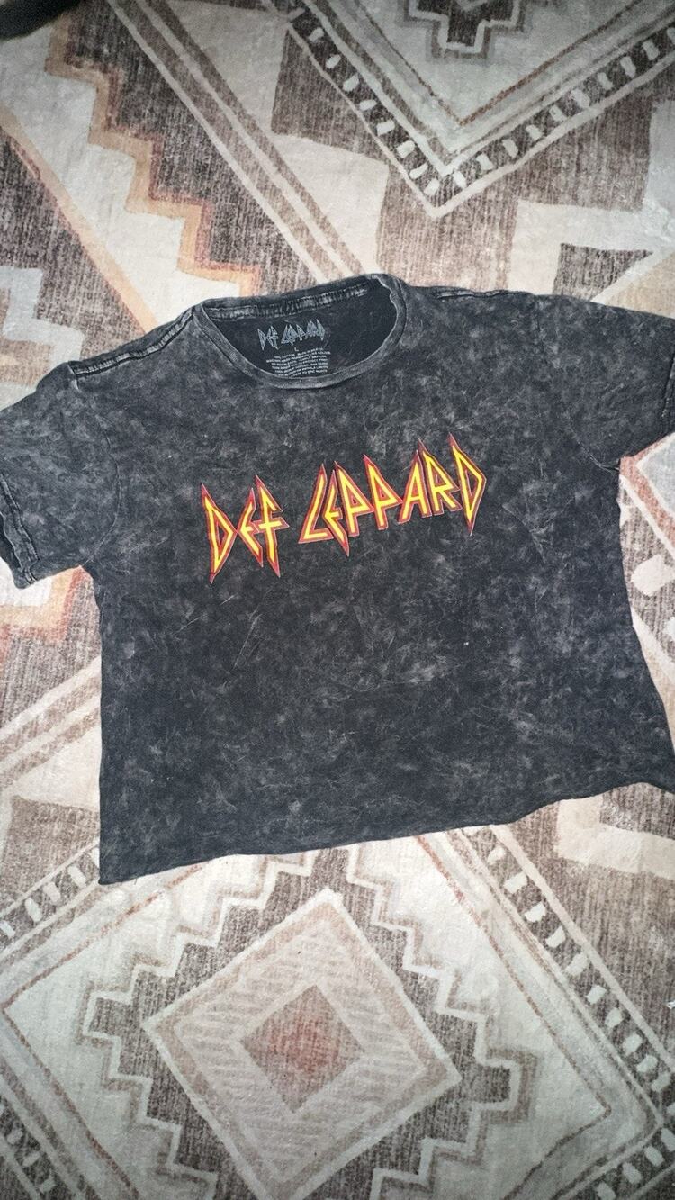 Def Leppard Logo Graphic T-Shirt Black Acid Wash Rock & Pop Music size L